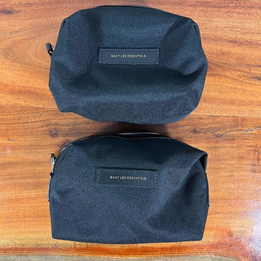 🌿4/$35🌿 Black "Want Les Essentiels" Make-Up Organizing Zip Up Bag‎ (2 Bags)